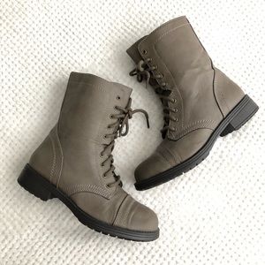 Combat boots